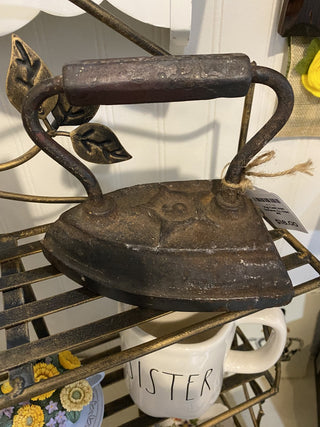 Vtg Cast Iron Geneva ILL iron #6|93220