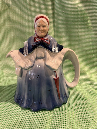 Vintage Tony Wood Little Old Lady Teapot Made In England RSV