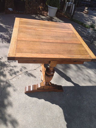 Antique wooden table 3’ x 3’ that extends to 3’ x 5’ rcd|110791