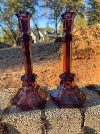 JP SET OF 2 vintage amethyst purple pressed glass hexagonal column candlestick holders 10”
