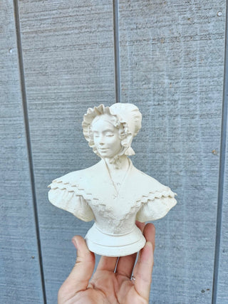 Porcelain Bust Female Figurine 0SW RSV