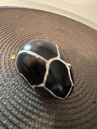 ONYX black scored egg Stone - MTS