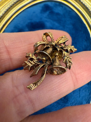 Vintage Christmas Bells Pin Gold Tone Holiday Hat Lapel|140273