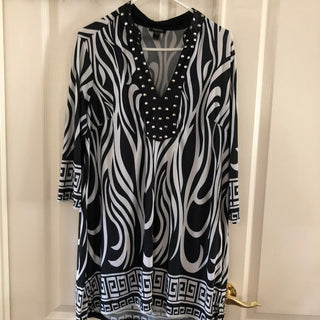 1X Black White Tunic