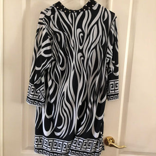 1X Black White Tunic