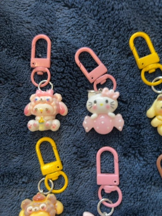 ASSRTD Sanrio Hello Kitty Keychain/Backpack Clip