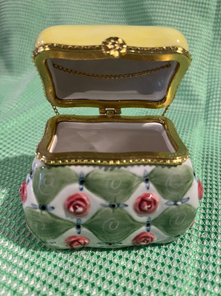 Pink Rose Yellow/Green Trinket or Pill Box. RSV|160010