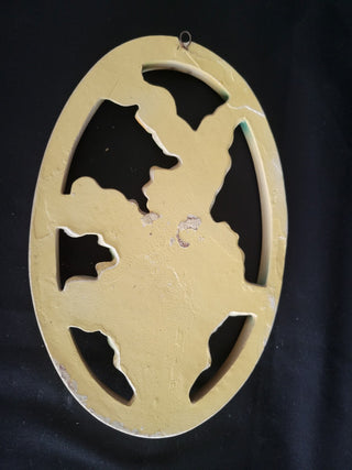 Vintage 8-1/2" Oval Chalk Ware Flowers Wall Plaque RCD|96421