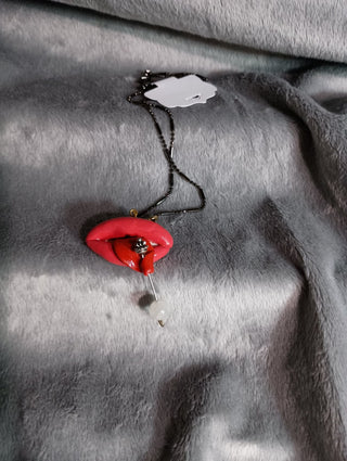 Lip Necklace rsv|154718