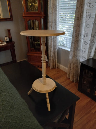 SZ Small Vtg Round White Table|50711