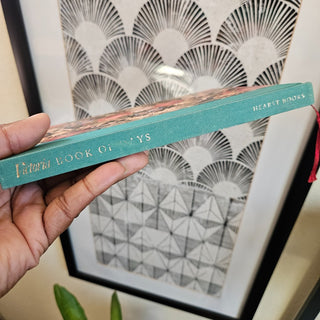 Victoria - Book of Days [Hardcover] (BRI) - MTS|118803