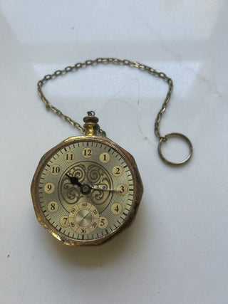 Vintage Santa's Gold Toned Pocket Watch with Chain Ornamen-RSVt|129742