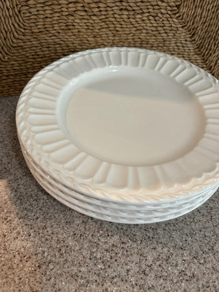 Loucarte white embossed ceramic dinner plates (set of 4)