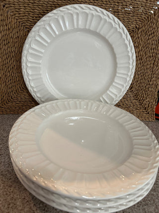 Loucarte white embossed ceramic dinner plates (set of 4)