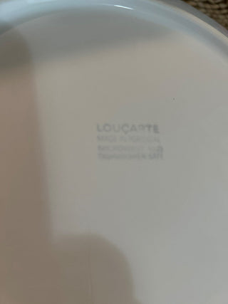 Loucarte white embossed ceramic dinner plates (set of 4)