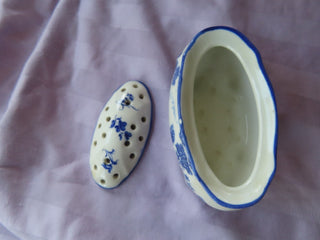 Small blue & white trinket dish w/lid MTS|104524