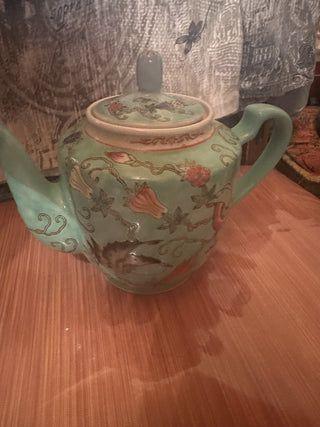 1970's Vintage Chinese Jingdezhen Porcelain Family Rose Butterfly and Flowers Tea Pot #62 VV MTS