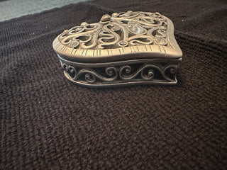 Trinket Box Heart Raised Resin MTS