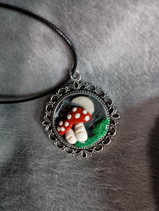 Red Mushoom pendent necklace rsv