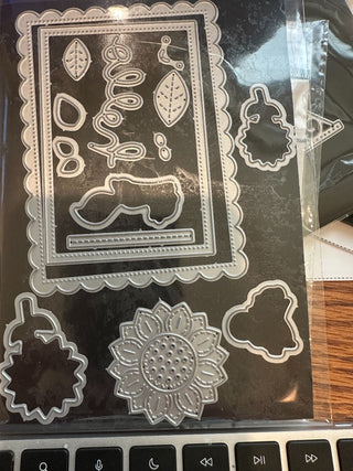 Stamp/Die set - Lawn Fawn "Sunny Squirrels," "Sunflower Greetings," RCD|103718