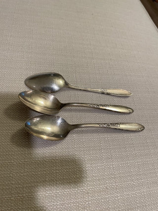 Vintage wm.a Rogers teaspoons set if 3