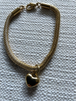 Vintage mesh gold town bracelet with puffed heart 7.5”