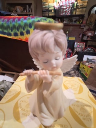 Lefton 1986 The Christopher Collection Angel Figurine Playing Flute  3.5” Tall Taiwan