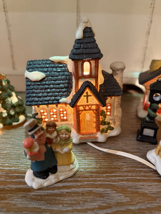 13 Piece Vintage Christmas village 5 houses village people, carriage, tree, and light posts  RCD|123513