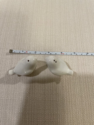Vintage white bird salt and pepper shakers  RSV