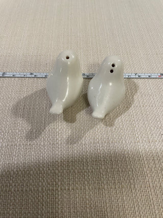 Vintage white bird salt and pepper shakers  RSV