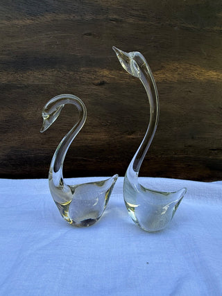 Glass swan figurines, set of 2|166771