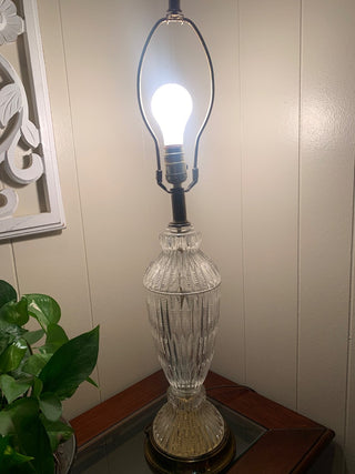 Vintage Glass cut  detailed  w/brass lamp MTS|133690
