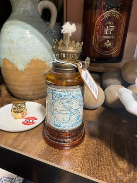 Vtg amber glass mini oil lamp with world map