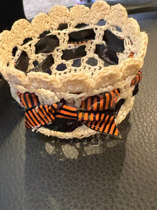 Vtg. Starched doily bowls w/decor halloween ribbon 2.5"x1.5" RCD+-