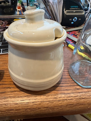 Dowan Sugar Bowl/honey pot, w/wooden spoon, off white, 4.5" tall
