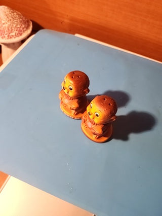 1940 grand coulee dam beaver salt and pepper shakers
