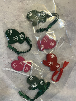 Handcrafted Clay Mitten Ornament | Gift tag RSV|129611
