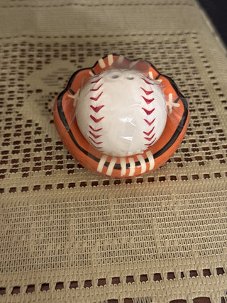 Vintage Baseball and Glove Salt and Pepper shaker Set - RCD|103931