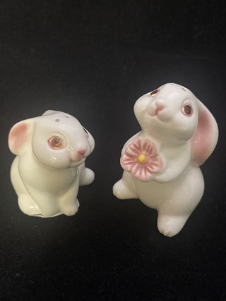 Avon Bunny salt & pepper shakers RCD|49501
