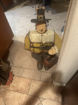 Metal and Wood Pilgrim with pumpkin bag #47 VV MTS