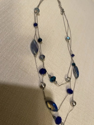 Vintage 3 strand, blue, silver iridescent beads necklace