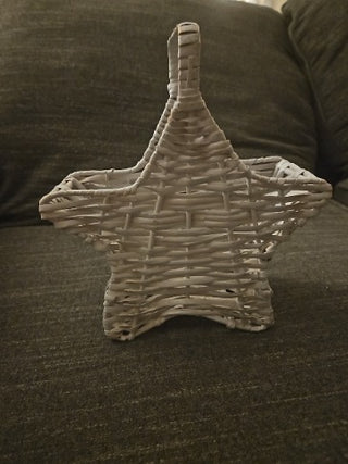 RM826-White Star Basket