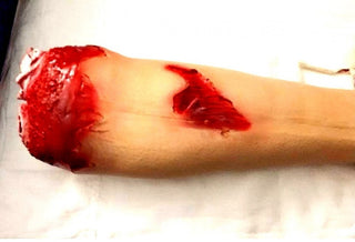 Halloween Spirt Realistic Life Size Severed Latex Leg Prop 2014 - 2019 Version #47 VV MTS