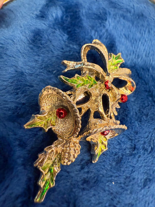 Vintage Gerry's Christmas Bells and Holly Brooch Gold Tone Pin|140287