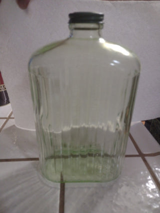 Uranium glass refrigerator bottle. rcd|102568