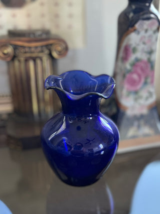 Vintage cobalt blue ruffle glass vase|71992