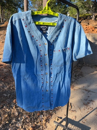 JP Vintage Solutions Denim Embroidered V-Neck Size M