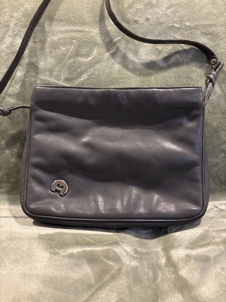 Etienne aigner gray leather purse MTS
