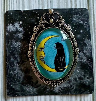 Victorian Brooch: Gato Y Luna w/Silvertone Bezel  RCD|117488