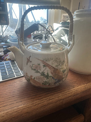 Asahi Japanese Teapot w.bamboo handle, hand painted gold detail|38793